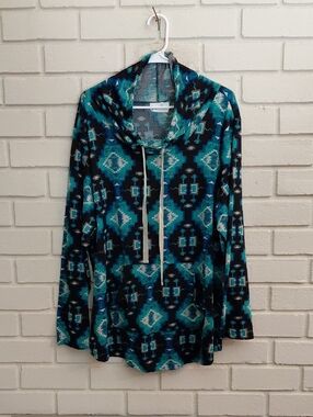 just be Teal, Black and Navy Geometric Kangaroo Pocket Pullover. See Measurement